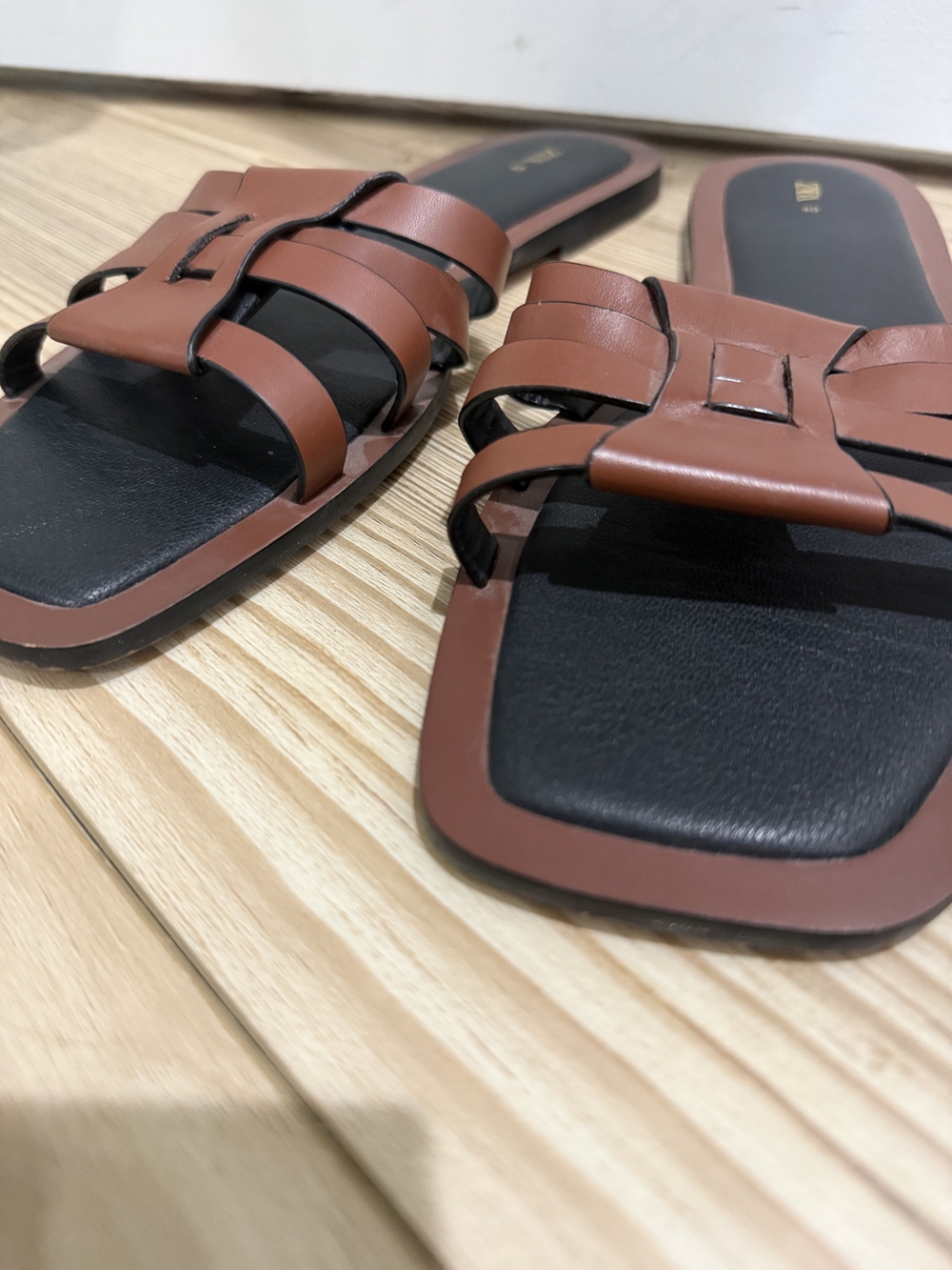 Zara Brown Leather Slide Sandals - Picture 4 of 4